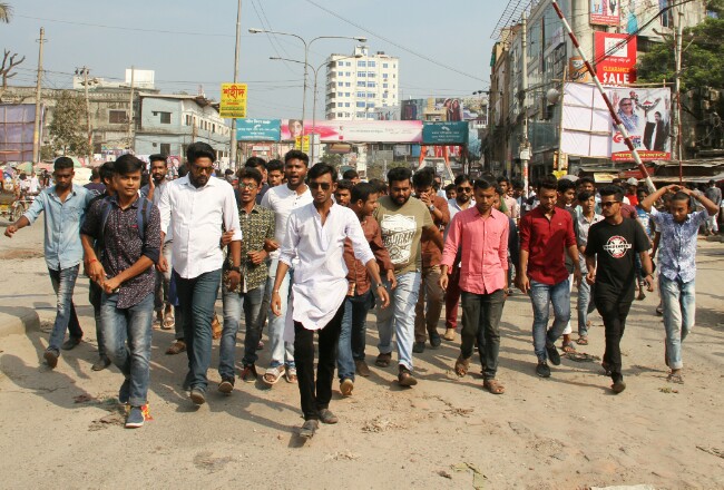 বিশাল মিছিল নিয়ে ১১নং ওয়ার্ড ছাত্রলীগের সমাবেশে যোগদান
