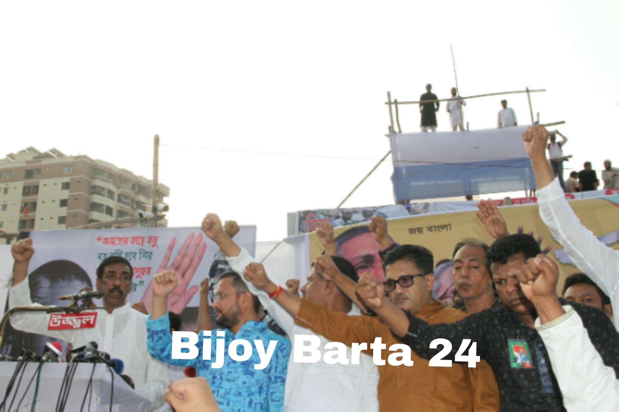 আগুন সন্ত্রাস ও অশুভ শক্তির বিরুদ্ধে শপথ করালেন শামীম ওসমান