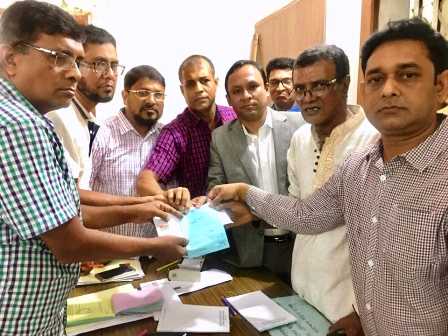 না’গঞ্জ-২ আসনে খসরু’র পুত্র সুমনের মনোনয়ন পত্র ক্রয়