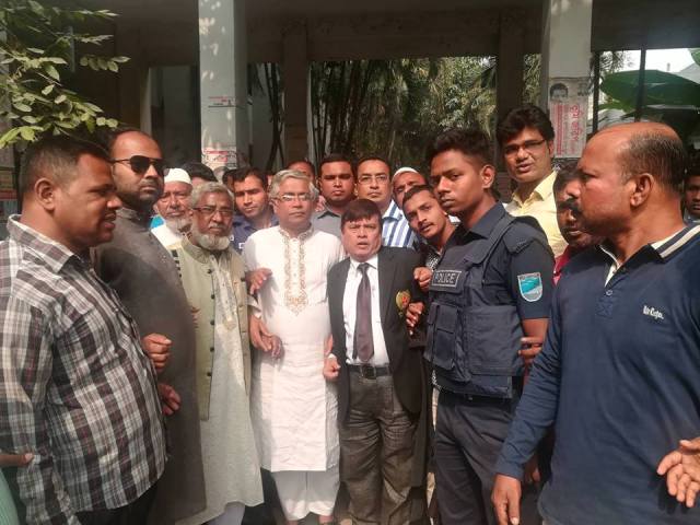 এড. সাখাওয়াত’র রিমান্ড আবেদন নামঞ্জুর