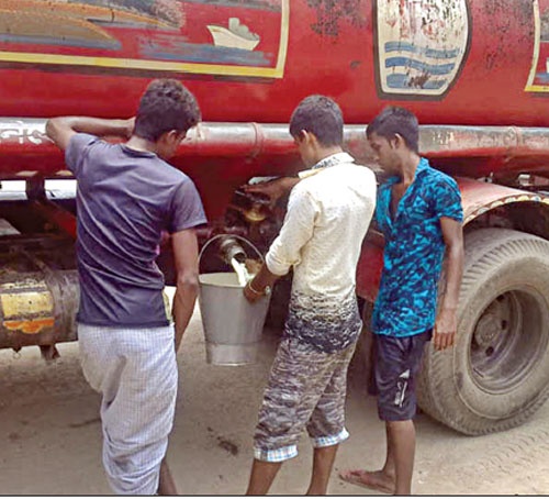 শীতলক্ষায় চুরি হচ্ছে হাজার হাজার লিটার জ্বালানি তেল