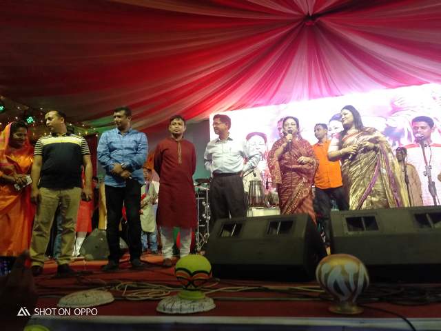 এমপি মমতাজের গান শুনলেন মন্ত্রী গাজী ও এসপি হারুন