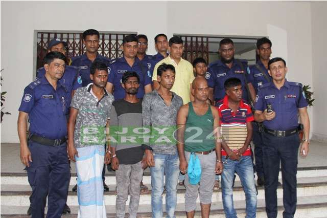 সদর মডেল থানা পুলিশের মাদকবিরোধী অভিযানে আটক ৬