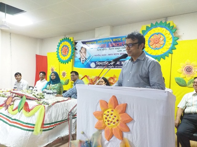 জীবনে বড় হতে হলে পিতা-মাতার প্রতি শ্রদ্ধাশীল হতে হবে- রাব্বী মিয়া