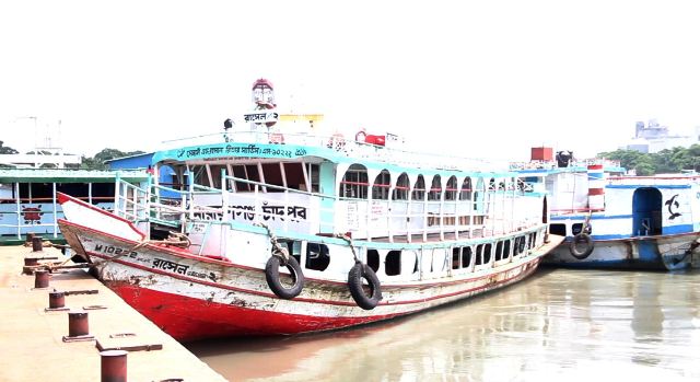 লঞ্চ মালিক সমিতির ডাকা ধর্মঘটে নারায়ণগঞ্জেও লঞ্চ চলাচল বন্ধ