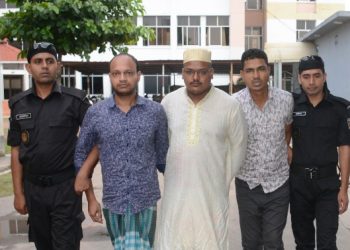 নারায়ণগঞ্জে র‌্যাব সেজে প্রতারণা, ভূয়াকে গ্রেফতার করলো আসল র‌্যাব