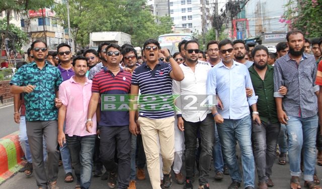 সানির নেতৃত্বে বিশাল মিছিল নিয়ে শোক সভায় যোগদান