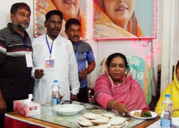 ভক্ত আবদুর রবের নিমন্ত্রণে নাসিক মেয়র আইভী