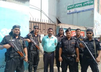 রূপগঞ্জে র‌্যাবের অভিযানে ভুয়া চিকিৎসক আটক