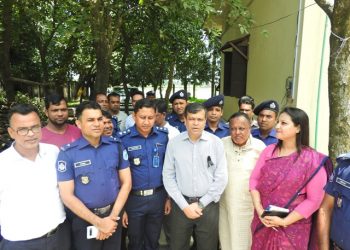 রূপগঞ্জ থানা পরিদর্শনে ডিসি জসিম উদ্দিন