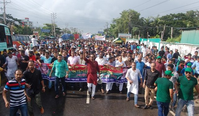 জনসভায় শাহ নিজামের নেতৃত্বে ইতিহাস গড়া বিশাল মিছিল