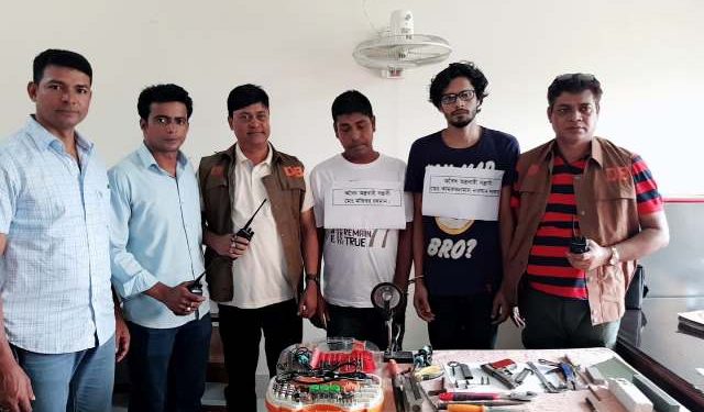 নারায়ণগঞ্জে অস্ত্রের কারখানা উদ্ধার করলো ডিবি॥ আটক ৩