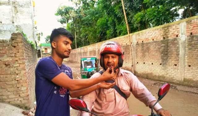 অয়ন ওসমানের পুত্র সন্তানের আগমনে আল আমিন নগরে মিস্টি বিতরণ