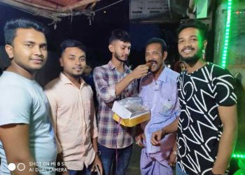 অয়ন ওসমানের বাবা হওয়ায় ১৮ নং ওয়ার্ডে মিস্টি বিতরণ
