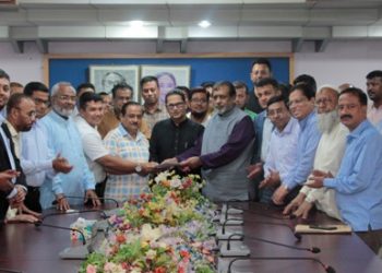 বিকেএমইএ পরিচালনা পর্ষদ নির্বাচনে মনোনয়নপত্র ক্রয় করলেন সেলিম ওসমান