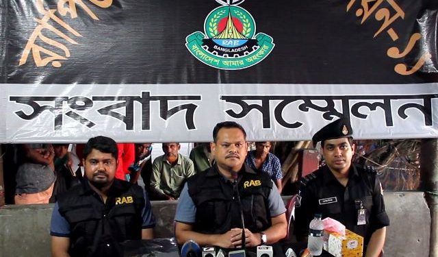 র‌্যাবের অভিযানে ৪১ হাজার ৮’শ লিটার চোরাই পাম ওয়েলসহ গ্রেফতার ১