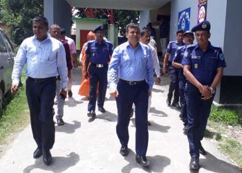 আড়াইহাজার থানা পরিদর্শনে ডিসি জসিম