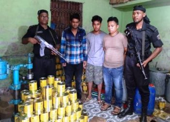 আড়াইহাজারে র‌্যাবের অভিযানে নকল ঘি কারাখানাকে সিলগালা