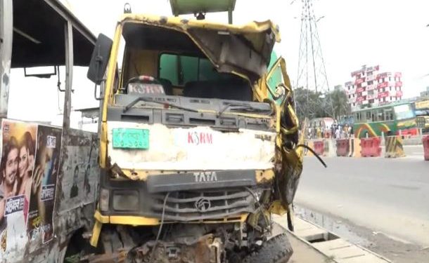 রূপগঞ্জে দুই ট্রাকের মুখোমুখি সংঘর্ষে নিহত-১