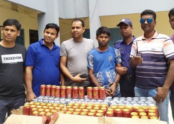 রুপগঞ্জে বিয়ার ক্যান সহ মাদক ব্যবসায়ী গ্রেফতার