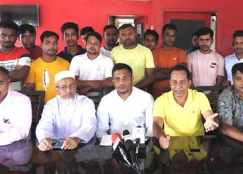 রূপগঞ্জে নৌকা প্রতীকের প্রার্থীর মনোনয়নপত্র দাখিল