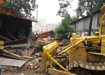 বন্দরে ১৪টি ডকইয়ার্ডের অবৈধ স্থাপনা উচ্ছেদ