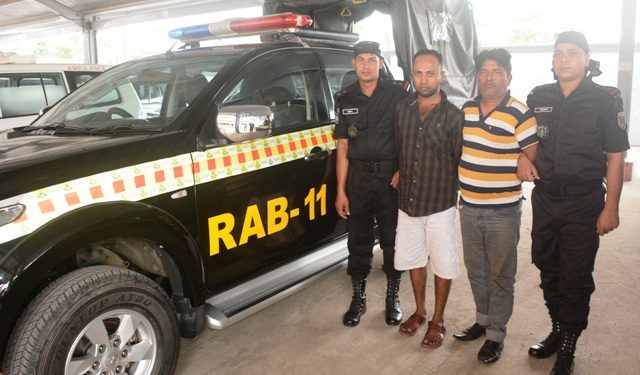 রুপগঞ্জে বিদেশী মদ ও ফেন্সিডিল সহ আটক ১