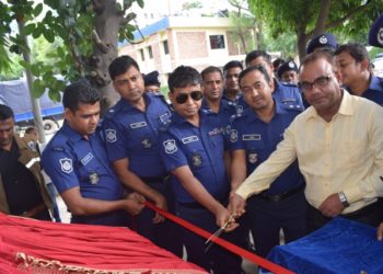জেলা পুলিশ লাইন্স মসজিদ নির্মাণ কাজের ভিত্তিপ্রস্তর স্থাপন করলেন এসপি হারুন