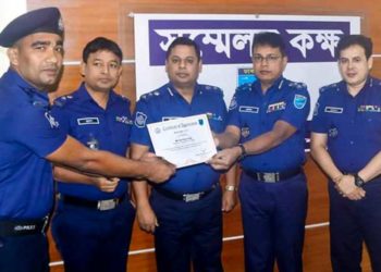 ঢাকার রেঞ্জের সেরা নির্বাচতি হলেন এসআই আজাদ