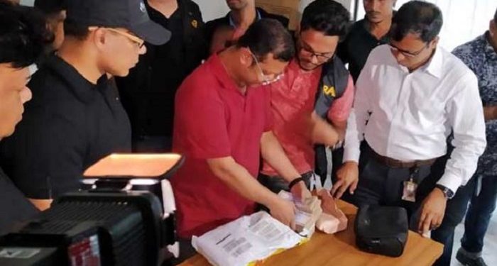 বিপুল পরিমান অর্থসহ সেলিম প্রধানের সহযোগী আটক