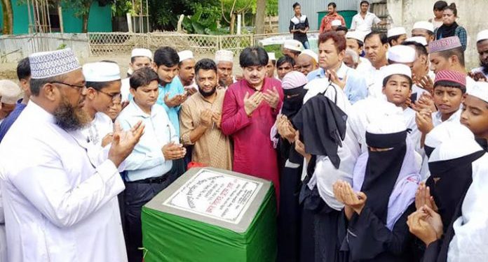 সোনারগায়ে তিন কোটি চব্বিশ লাখ টাকা ব্যয়ে স্কুল ও মাদ্রাসার ভিত্তিপ্রস্তর স্থাপন