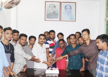 যুবলীগ নেতা সো‌হেল’র উ‌দ্যো‌গে যুবলীগের প্রতিষ্ঠা বার্ষিকী পালন