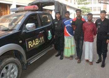 সিদ্ধিরগঞ্জে সমকামী অপহরণকারী চক্রের ৩ সদস্য বিদেশী অস্ত্রসহ গ্রেফতার