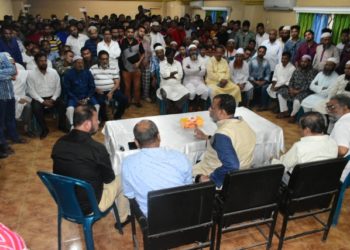 থান কাপড় ব্যবসায়ীদের পূর্নবাসনের আশ্বাস দিলেন সেলিম ওসমান