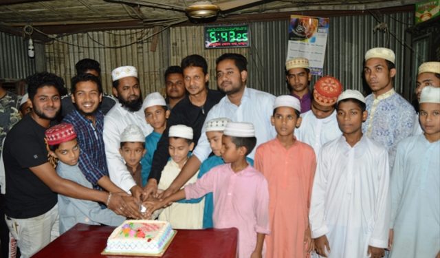 ইসদাইরে ছাত্রলীগ নেতা হারিস ও পনিরের উদ্যোগে অয়ন ওসমানের জন্মদিন পালন