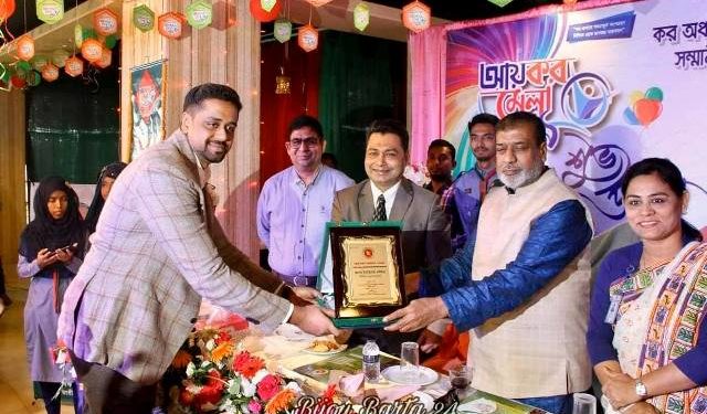 শ্রেষ্ঠ করদাতা সম্মাণনা পেলেন অয়ন ওসমান