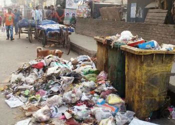 বন্দরে নাসিকের ময়লায় শিশু নিকেতন স্কুলের শিক্ষার্থীর দূর্ভোগ