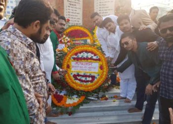 অয়ন ওসমানের পক্ষে বীর শহীদদের শ্রদ্ধা জানালো জেলা ও মহানগর ছাত্রলীগ