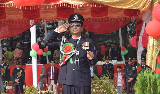 বিজয় দিবসে জেলা পুলিশের শহীদদের প্রতি শ্রদ্ধা জ্ঞাপন