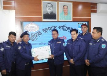 ঢাকা রেঞ্জের শ্রেষ্ঠ এসপি হলেন মনিরুল ইসলাম