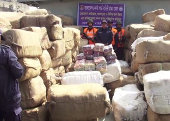 বুড়িগঙ্গায় তিন কোটি টাকার ভারতীয় চোরাচালানকৃত অবৈধ মালামাল জব্দ