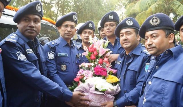 নারায়ণগঞ্জে আনুষ্ঠানিকভাবে যোগদান করলেন এসপি জায়েদুল