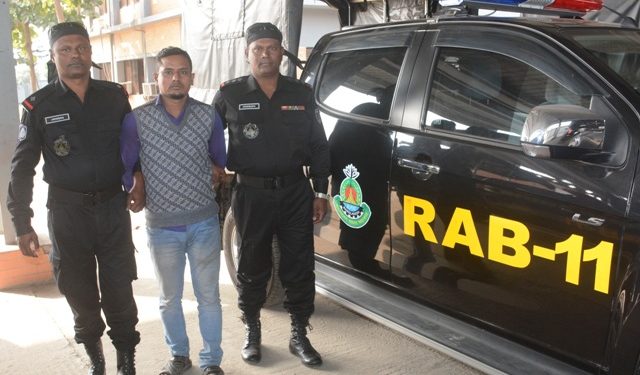 বন্দরে ৫’শ বোতল ফেন্সিডিল সহ রমজান গ্রেফতার