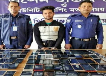 সিদ্ধিরগঞ্জে বিপুল পরিমান চোরাই মোবাইলসহ গ্রেফতার ১