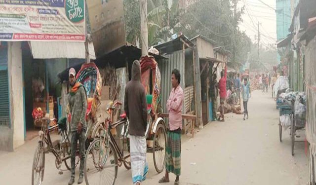 বন্দরে নাসিকের রাস্তা দখল করে দোকান স্থাপন