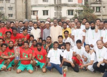 গলাচিপায় সিনিয়র বনাম জুনিয়র প্রীতি ফুটবল ম্যাচ অনুষ্ঠিত