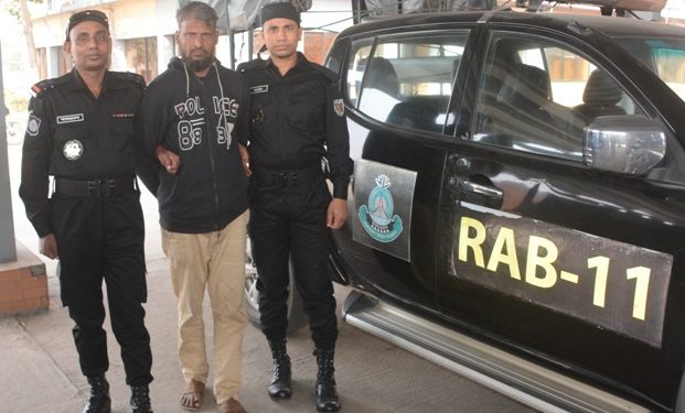 সিদ্ধিরগঞ্জে ৪৪৭ বোতল ফেন্সিডিল সহ ট্রাক চালক গ্রেফতার