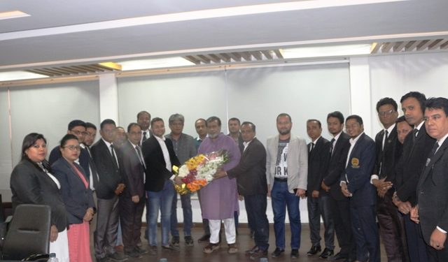 আইনজীবী সমিতির নবনির্বাচিতদের সাথে এমপি সেলিম ওসমানের মত বিনিময়