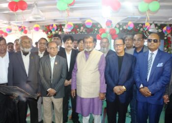 যুদ্ধ এখনো চলছে নেতা একমাত্র শেখ হাসিনা : সেলিম ওসমান