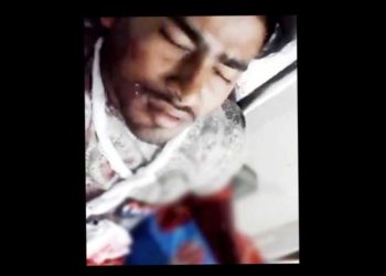 আড়াইহাজারে বাদীর ছোট ভাইয়ের কবজী কাটলো ছাত্রলীগ